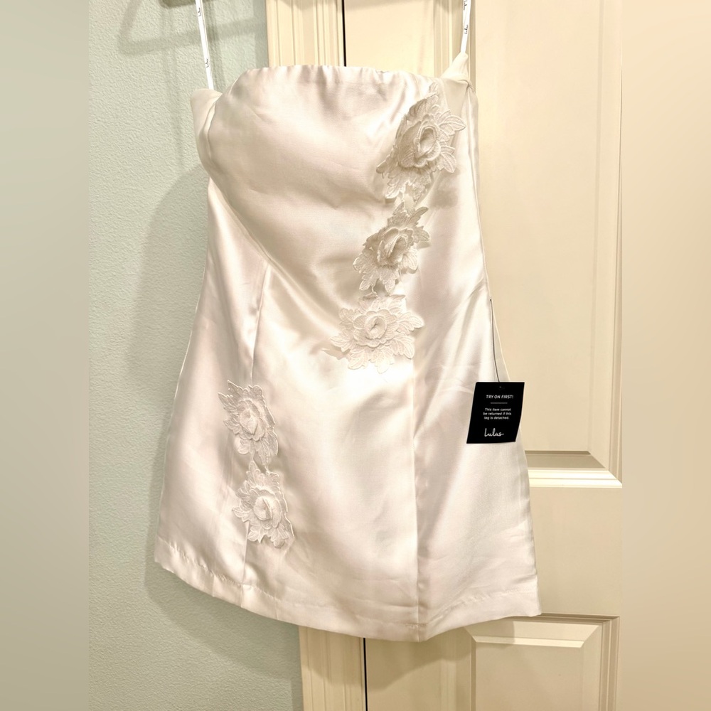 Lulu's White strapless floral appliqué dress